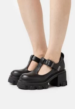 Buffalo Riot Jane - Classic Heels - Black