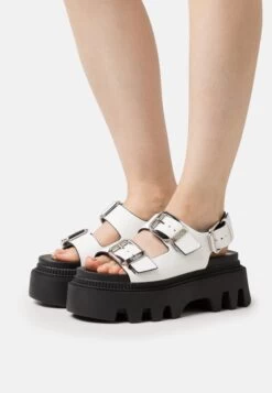 Buffalo Flora On - Platform Sandals - White