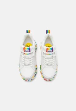 Buffalo Corin Hearts - Trainers - White -Fashion Shoe Store 4010473afaff48eb92ddbc50ffb35cc7