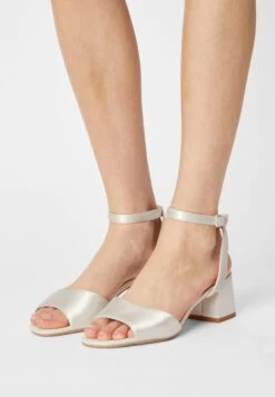 Buffalo Beate - Sandals - Ivory