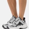 Buffalo Run Jog - Trainers - Silver/Black