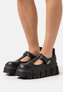 Buffalo Ava Mary - Slip-Ons - Black