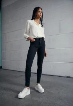 Buffalo Vegan Paired Butterflies - Trainers - White -Fashion Shoe Store 5331834f0ac94d7f8cd0f2f6f8ee64b3