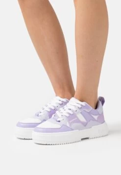 Buffalo Trainers - Lavender