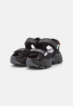 Buffalo Vegan Binary - Platform Sandals -Fashion Shoe Store 7fb6b00608b44e0c954b6da82c632145