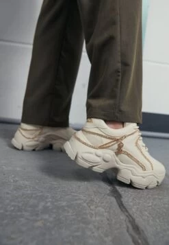 Buffalo Vegan Binary Chain 2.0 - Trainers - Beige/Gold -Fashion Shoe Store 8927d8b9a09043feacacbb89abad36c7