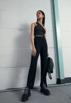 Buffalo Chai - Trainers - Black 13 Buffalo Chai - Trainers - Black -Fashion Shoe Store aa7c3df6e04a44fdaf8803aa40457bd6