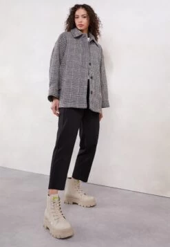 Buffalo Vegan Aspha - Lace-Up Ankle Boots - Cream -Fashion Shoe Store ba1318f736034c4ea17d895213f527ee