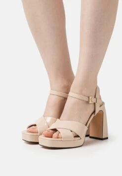 Buffalo Cherry Cross - Platform Sandals